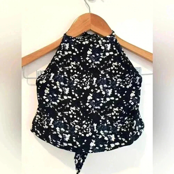 ARITZIA  SUNDAY BEST Stoker Halter Tie Crop Top - Picture 4 of 7